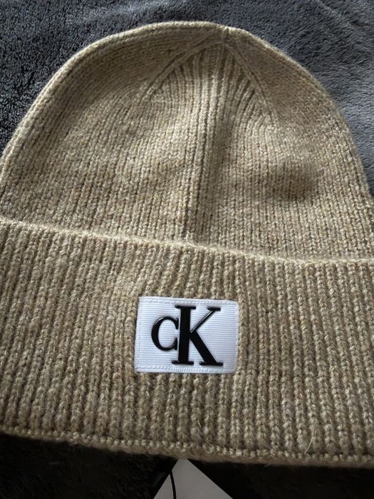 Calvin Klein caciula unisex bej cu logo marime universala noua origina