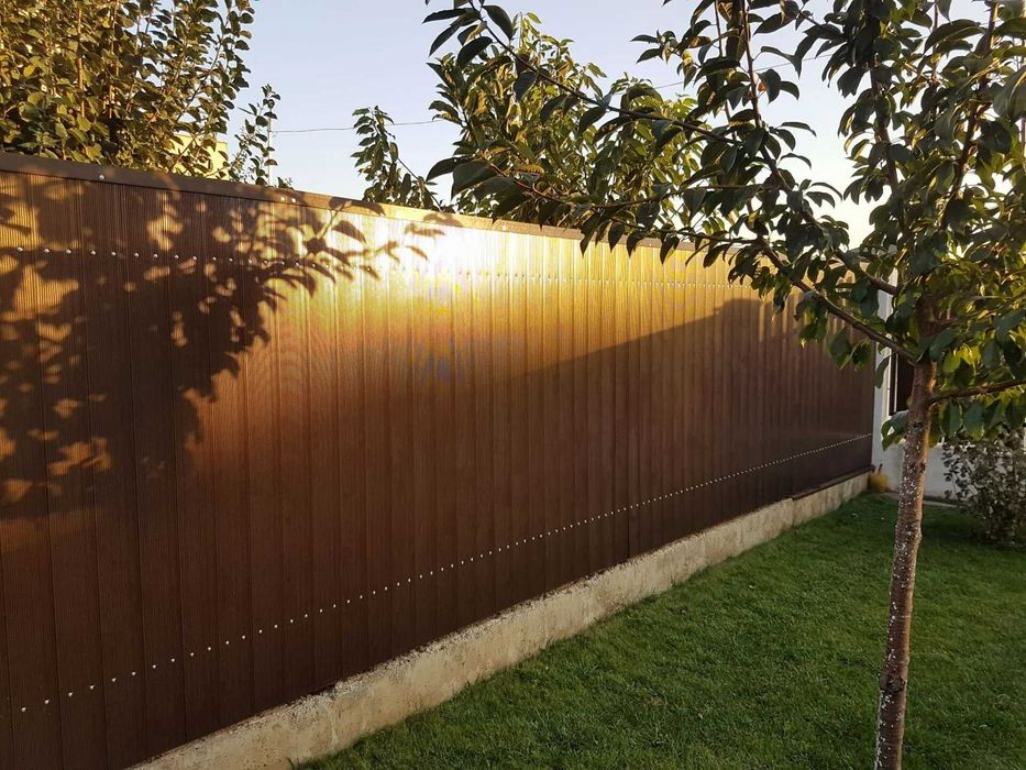 Garduri din sipca metalica si porti de diferite modele si dimensiuni