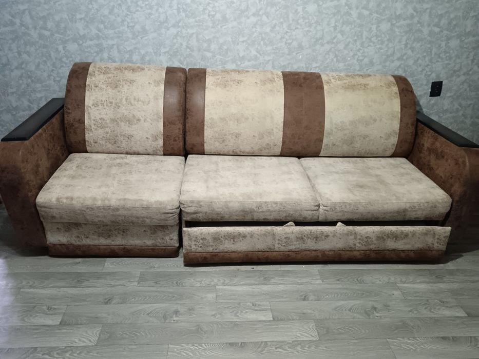 Продам б/у диван