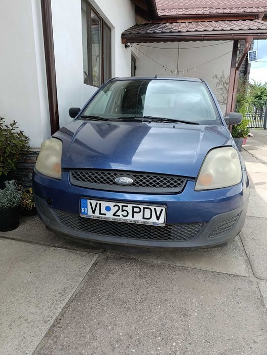 Vând Ford Fiesta