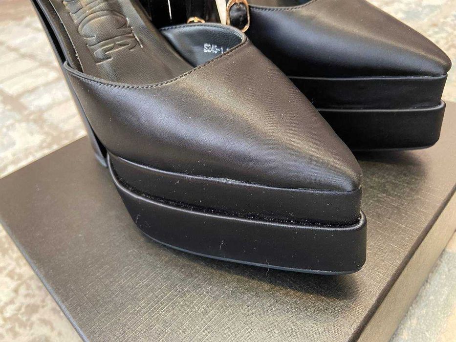 Сатиновые туфли на платформе Aevitas Pointy