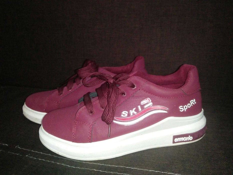 Продам кеды на летний сезон.