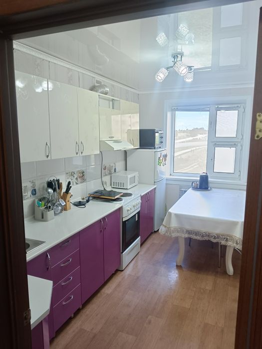 Продам 3 х комн . 6 -10,  5 этаж.