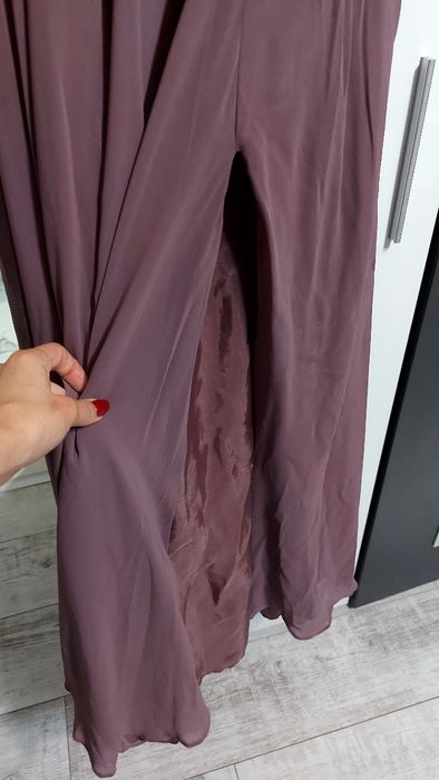 Официални рокли с пайети и дълга цепка