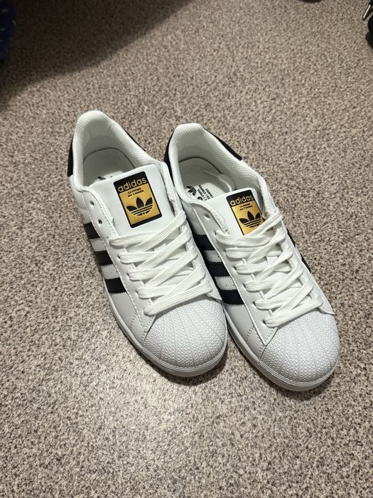 продам кроссы Adidas Superstar