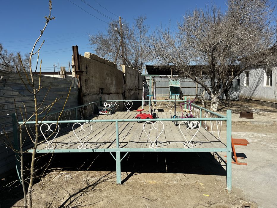 Саки сатылады (тапчан)