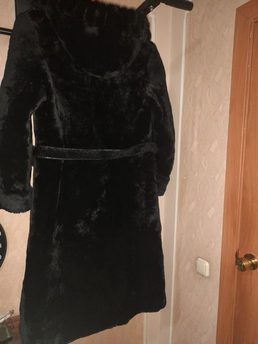 Женская мутоновая шуба