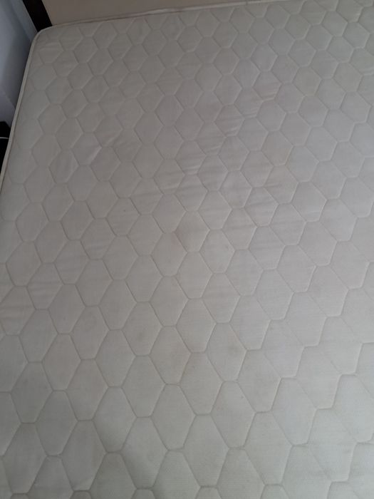 Curăț  canapele,saltele si tapițerii la domiciliu.