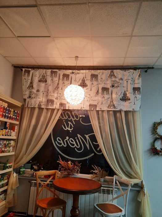 Mobilier cafenea sau magazin sau casă