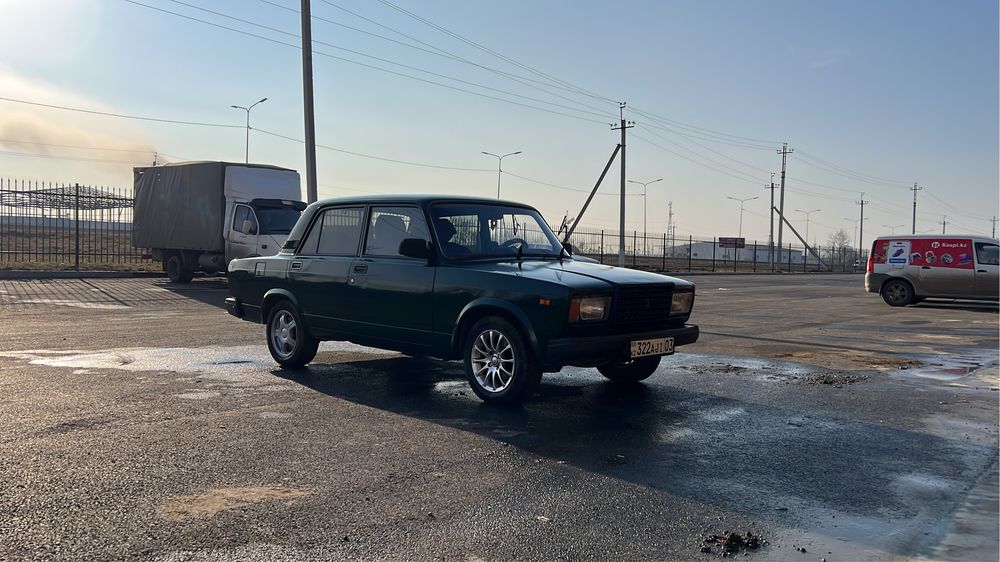 Автомобиль ваз 2107