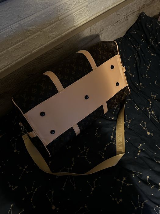 Чанта LV за пътуване или спорт