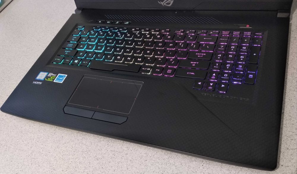 Laptop I7 32GB ram ULTRA GAMING placa video dedicata NVIDIA ecran 15.6 inch IPS 2 placi video windows 11 SSD nvme ASUS ROG STRIX