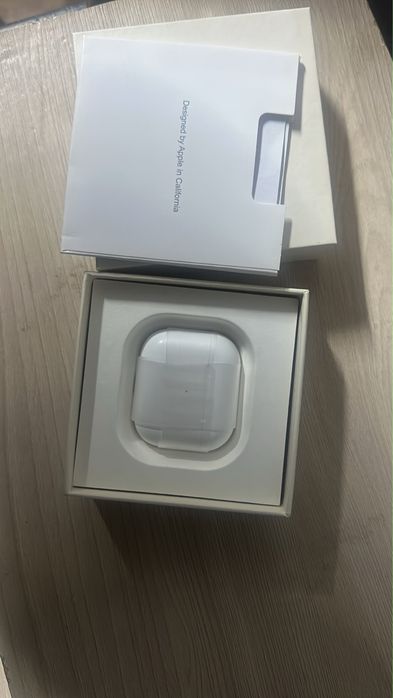 Продаю AirPods Pro 3!