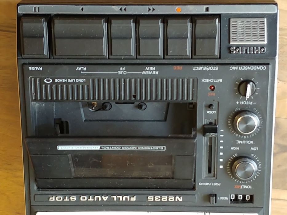 casetofon PHILIPS N2235 sau deck GRUNDIG 222