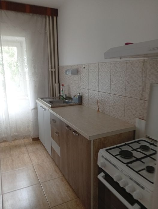 Închiriere apartament cu o cameră ,podul ros