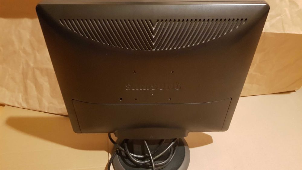 Монитор Samsung Syncmaster 931BF 19‘