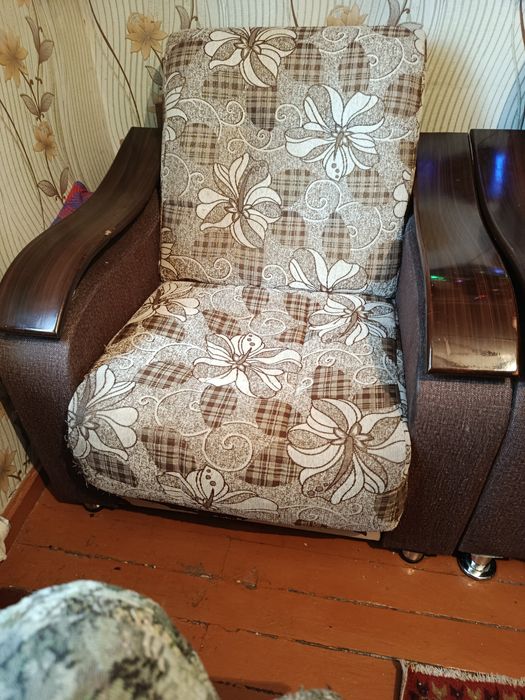 Продам 2 кресла  состояние хорошее