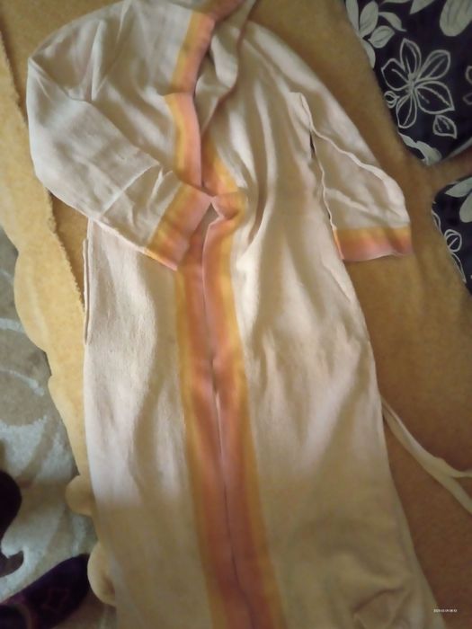 Vând pijamale dama și halat baie