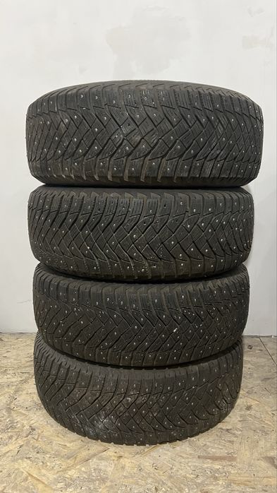 Шипованная резина GOODYEAR 225/60/17.