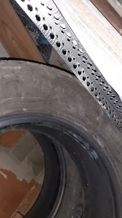 Зимни гуми 2 броя почти са нови 60lv