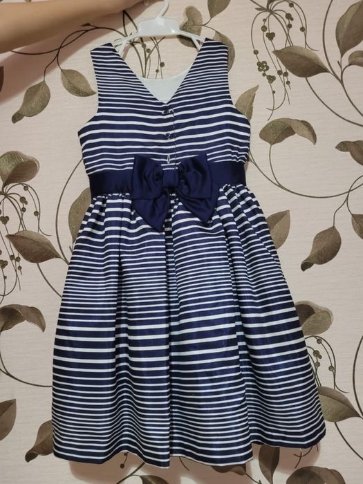 Платье для девочек 7-8лет