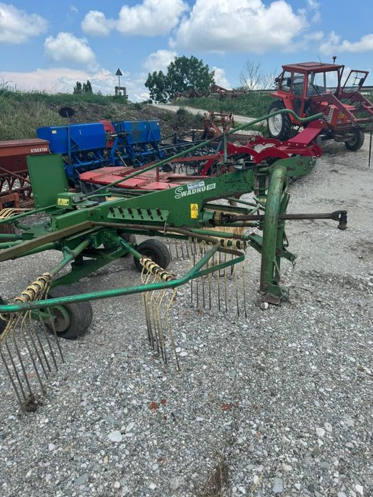 Vand tractoare si utilaje