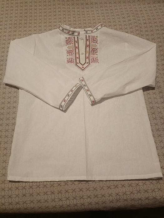 Бродирана риза със Старозагорски мотив