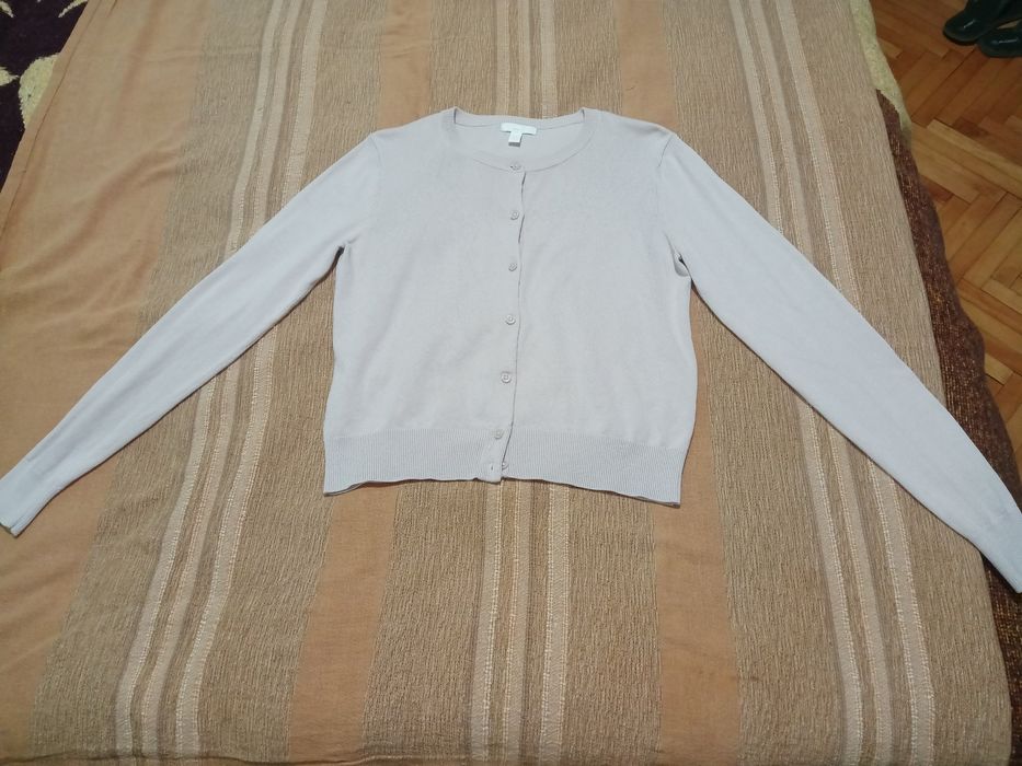 Bluză H&M bej, vâscoză 70%, poliamida 30%, material moale, finuță