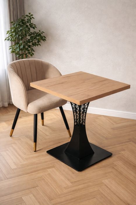 Столик на две персоны