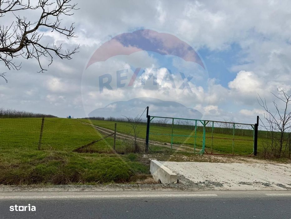 Teren de vanzare in Săcele ideal pentru silozuri, fermă 6 ha