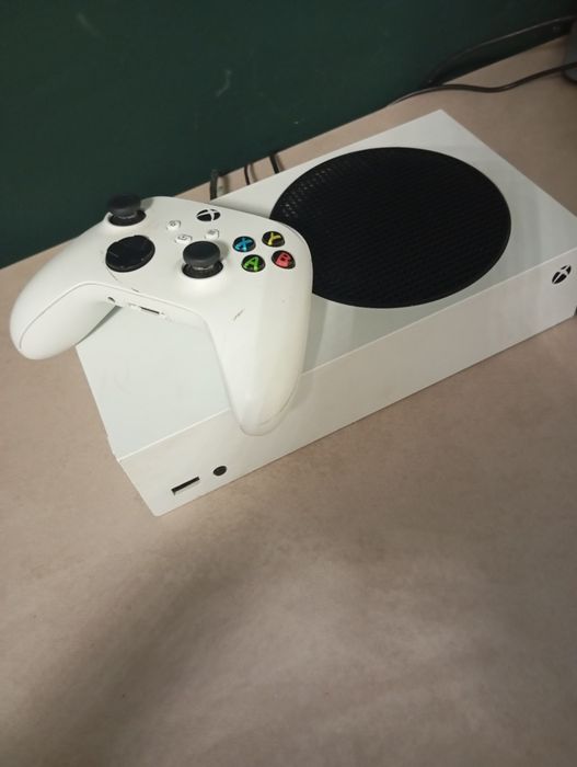 Vand xbox serie s pret negociabil