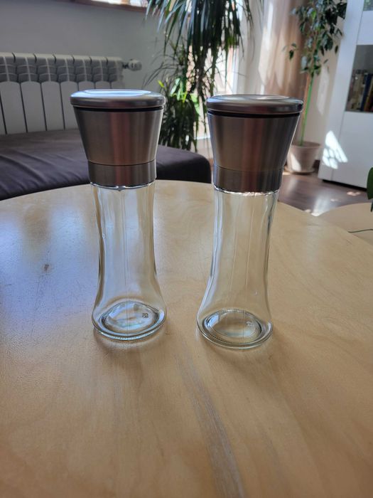 Комплект за сол и пипер - стъклени мелнички