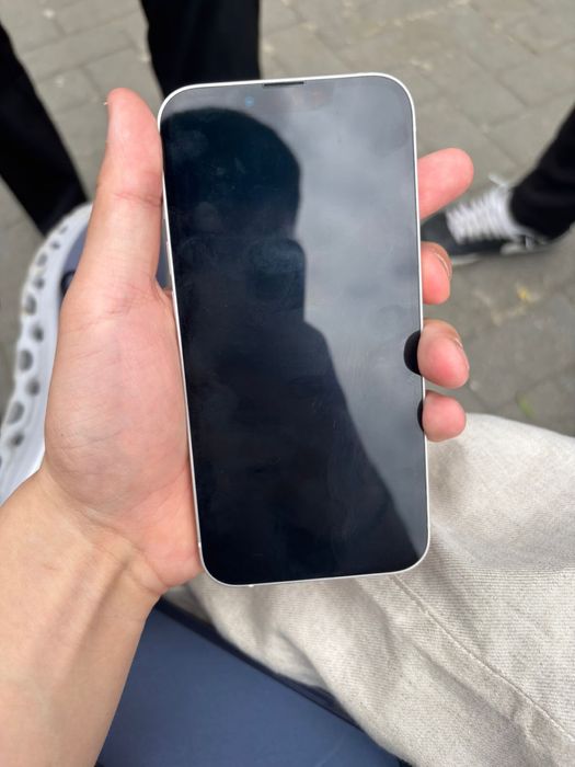 iPhone 13  продам