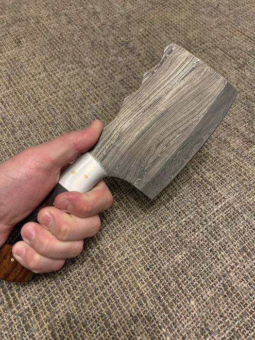 Ръчно кован ловен нож от дамаска стомана