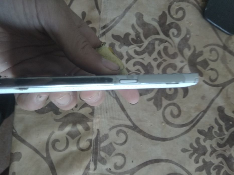 SamsungGrand2 srochna sotiladi