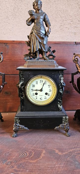 Каминен часовник със свещници