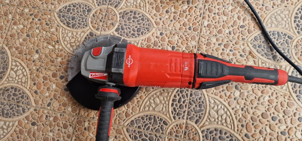 Ъглошлайф MILWAUKEE AGVKB 24-230 EKX