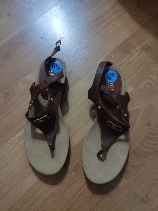 Оригинални дамски сандали Ives Saint Laurent