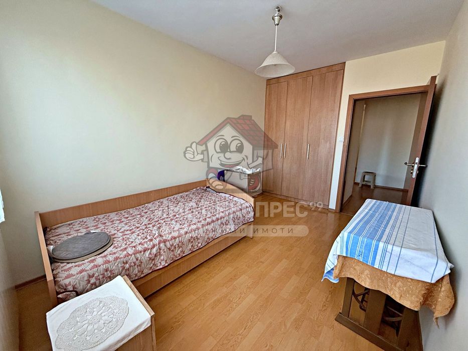 Дава се под наем Тристаен апартамент в Асеновград - 90 кв.м за 382.5 € - Снимка #12