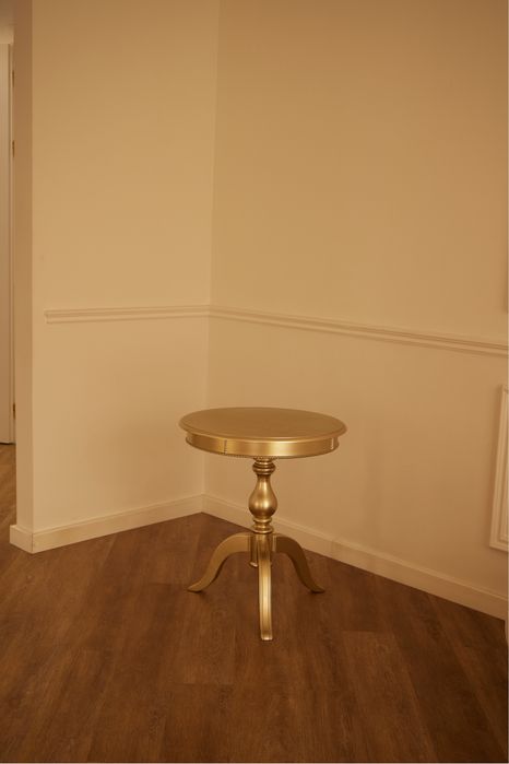 Продается столик