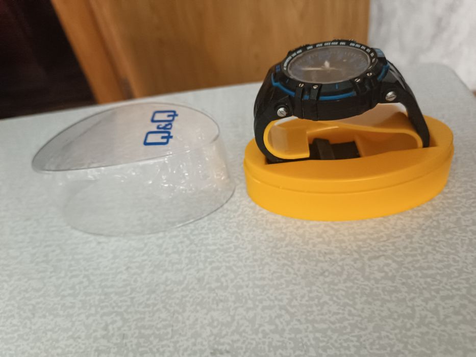 Часы наручные, новые.