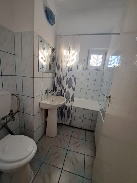 Inchiriez apartament