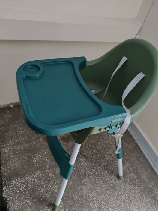 Scaun alimentație bebe.