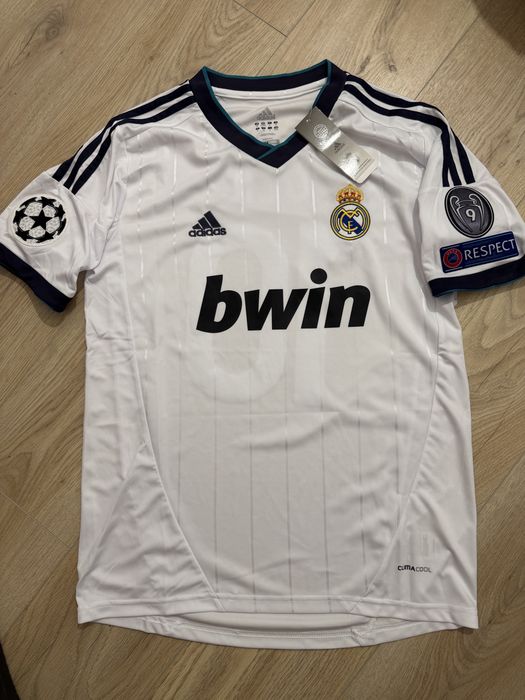 Trixou de fotbal Real Madrid Mesut Ozil 10 Adidas marime M nou cu eticheta