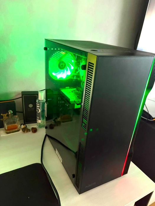 PC Gaming + Monitor + CADOU mouse și tastatură