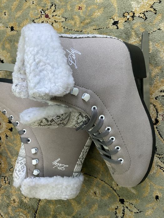 Коньки зимние, новые