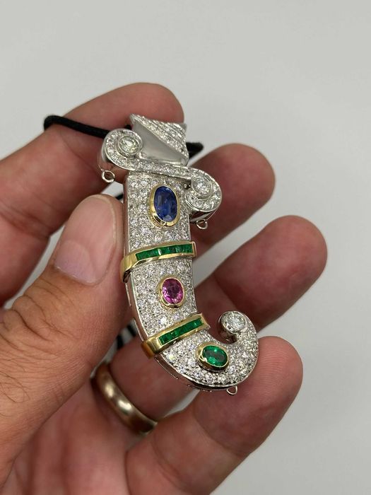 PANDANTIV AUR alb 18K + 107 Diamante = 3CT + 1 Safir = 2.5CT + 1 Rubin = 1CT + 12 Smaralde = 1.2CT - Unicat - 36g. !
