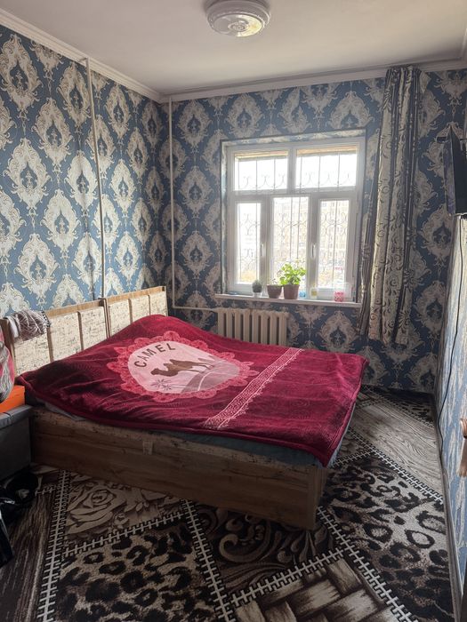 Срочно продается 2 х комнатная квартира М.Риёзий ориентир Ретро кафе