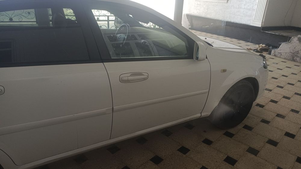 Срочно продам автомобиль жентра