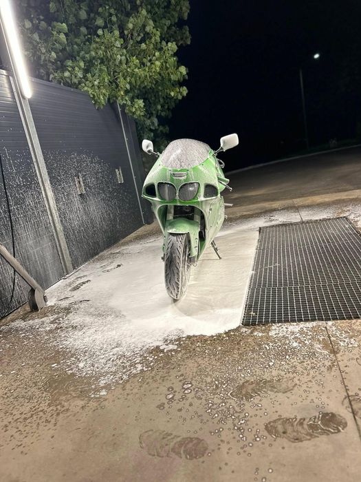 Vând sau schimb Kawasaki zx7r